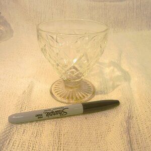 VTG PRESSED GLASS BERRY/SHERBERT BOWL WITH FOOT CLEAR, DIAMOND PATTERN